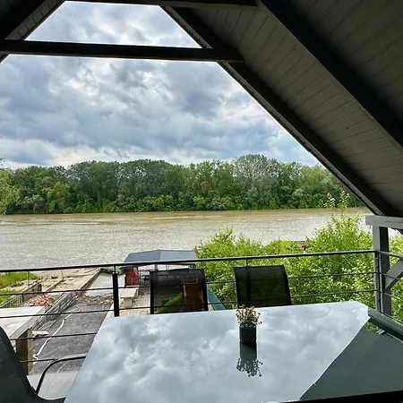 Oerdoegfoki 아파트 Tiszacsege